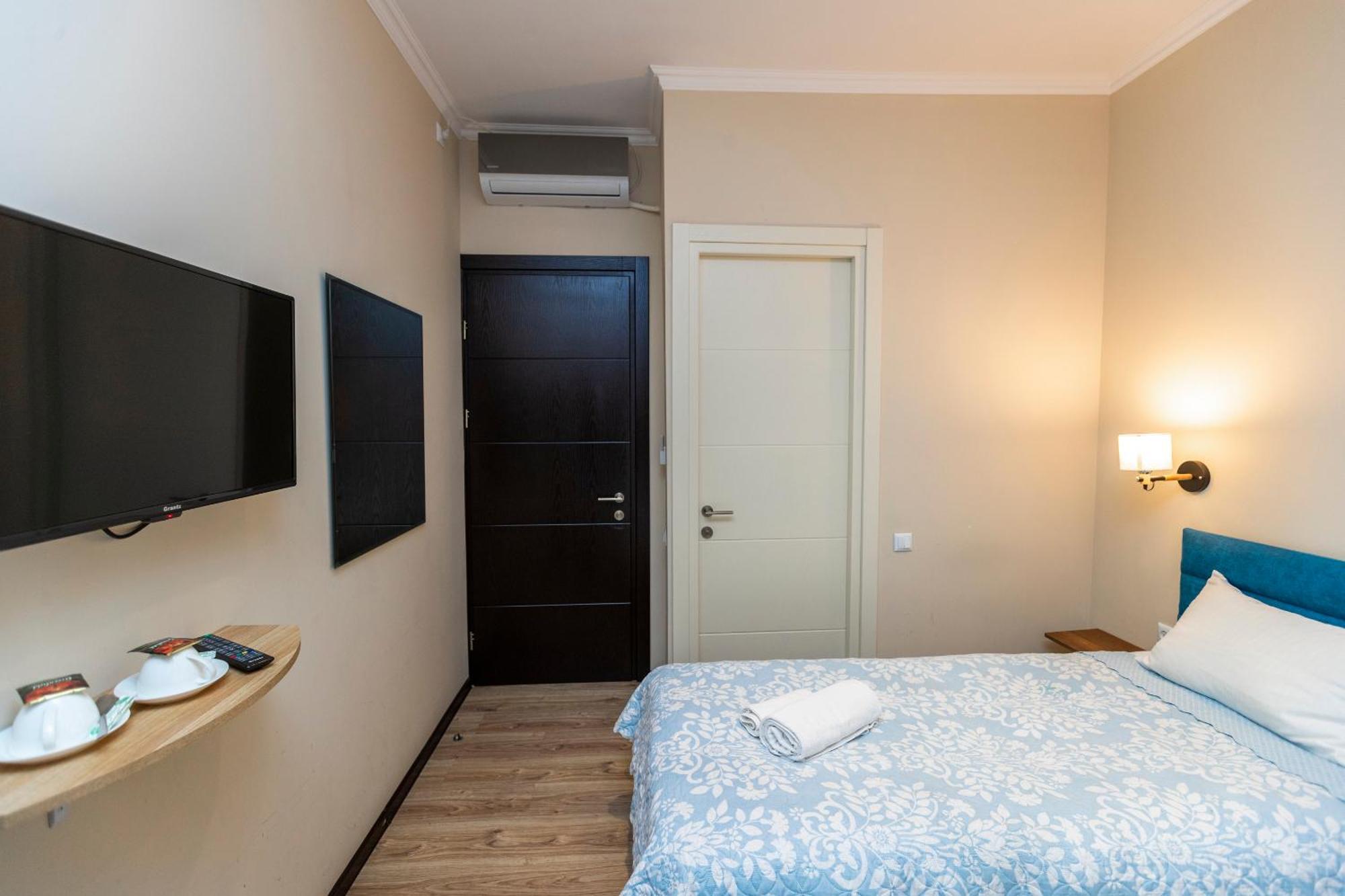 Hotello Hotel 3*