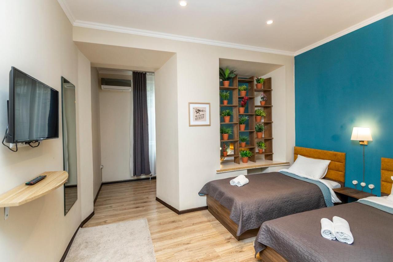 Hotello Hotel
